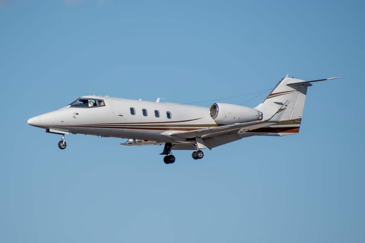 Learjet 55 Exterior